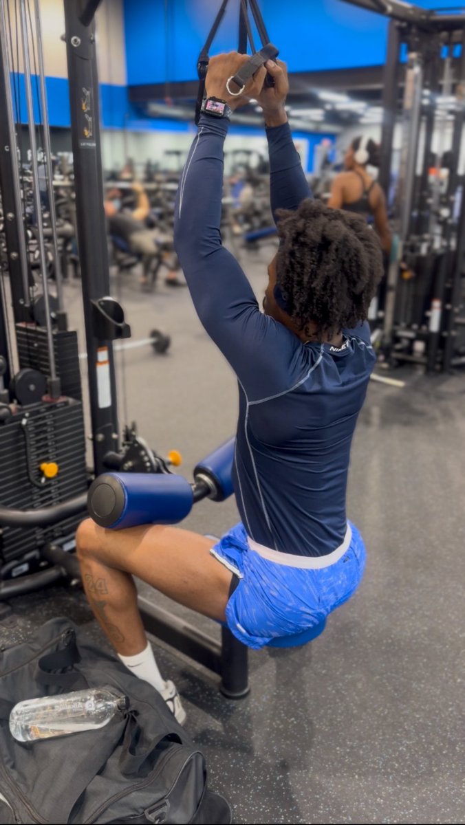 shreddedbystan's tweet image. starting the week off with a nice slow deliberate back day. let’s tackle the week fit fam! (day 110/365) 💪🏾
#ShreddedByStan #Gym #Nike #Fitness #Workout 
@Nike