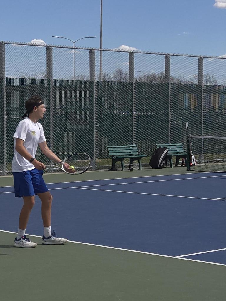 AberdeenCHS's tweet image. CHS Boys Tennis team members played hard in some very windy weather at their meet  last week in Huron! Go Eagles! (Thank you, Ms. Tennant, for the great photos!) 💙🎾🦅💛 #GoEagles #AberdeenPublicSchools