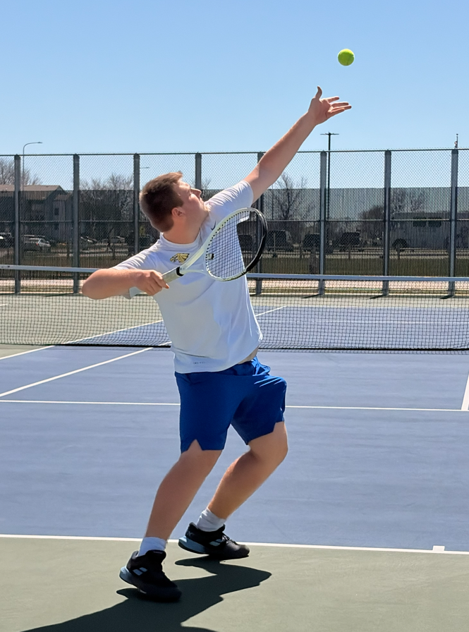 AberdeenCHS's tweet image. CHS Boys Tennis team members played hard in some very windy weather at their meet  last week in Huron! Go Eagles! (Thank you, Ms. Tennant, for the great photos!) 💙🎾🦅💛 #GoEagles #AberdeenPublicSchools