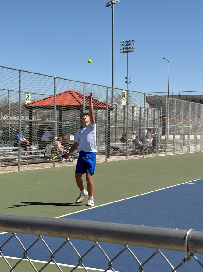 AberdeenCHS's tweet image. CHS Boys Tennis team members played hard in some very windy weather at their meet  last week in Huron! Go Eagles! (Thank you, Ms. Tennant, for the great photos!) 💙🎾🦅💛 #GoEagles #AberdeenPublicSchools