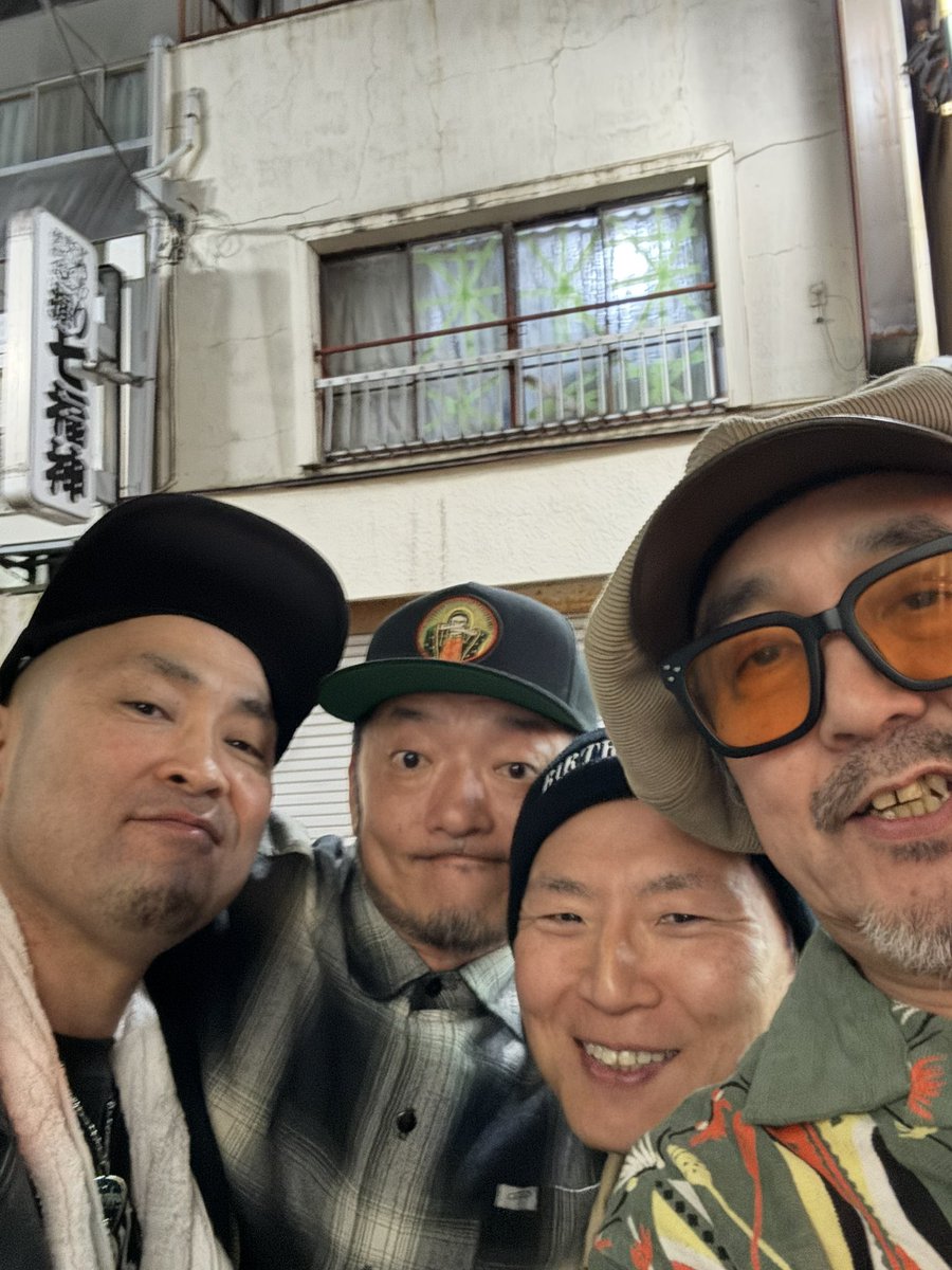 tetsu0virus's tweet photo. ShowBoatで
CALLINGSとwanderers 1991

パンクロック！サイコー！
ピックスクラッチしたくてたまらん

DJ zのツボをついた選曲もgood
LAST STRUGGLEもカッコよかった

来月は初夏のイナズマフォーク
5/16(土) 西荻 GABIGABIで歌います

NO CHARGE。遊びに来てねー！ https://t.co/SelS7fR7AI