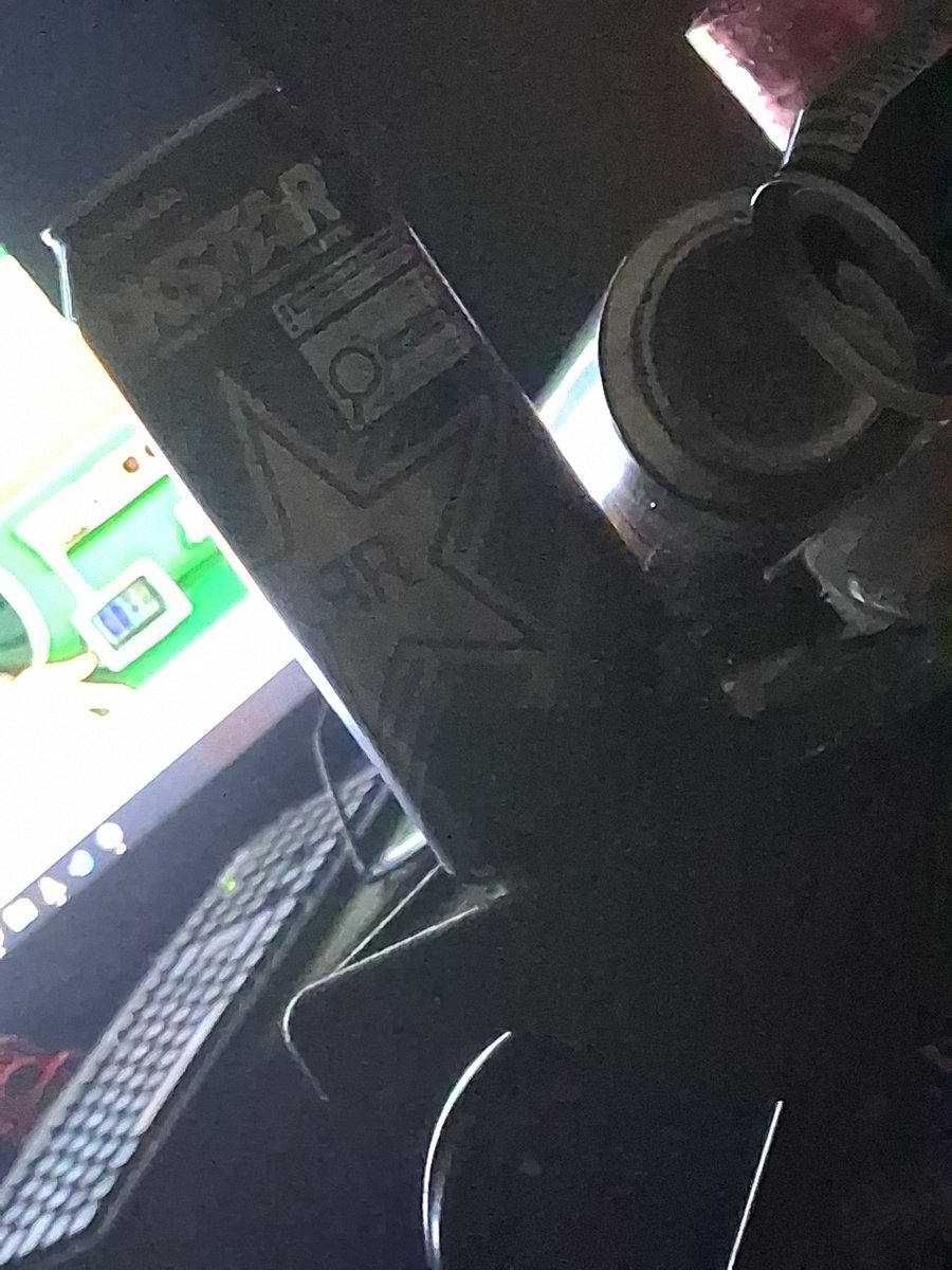 SayntofMisery's tweet image. Shaking. Time drink a #Rockstar. #Yup.