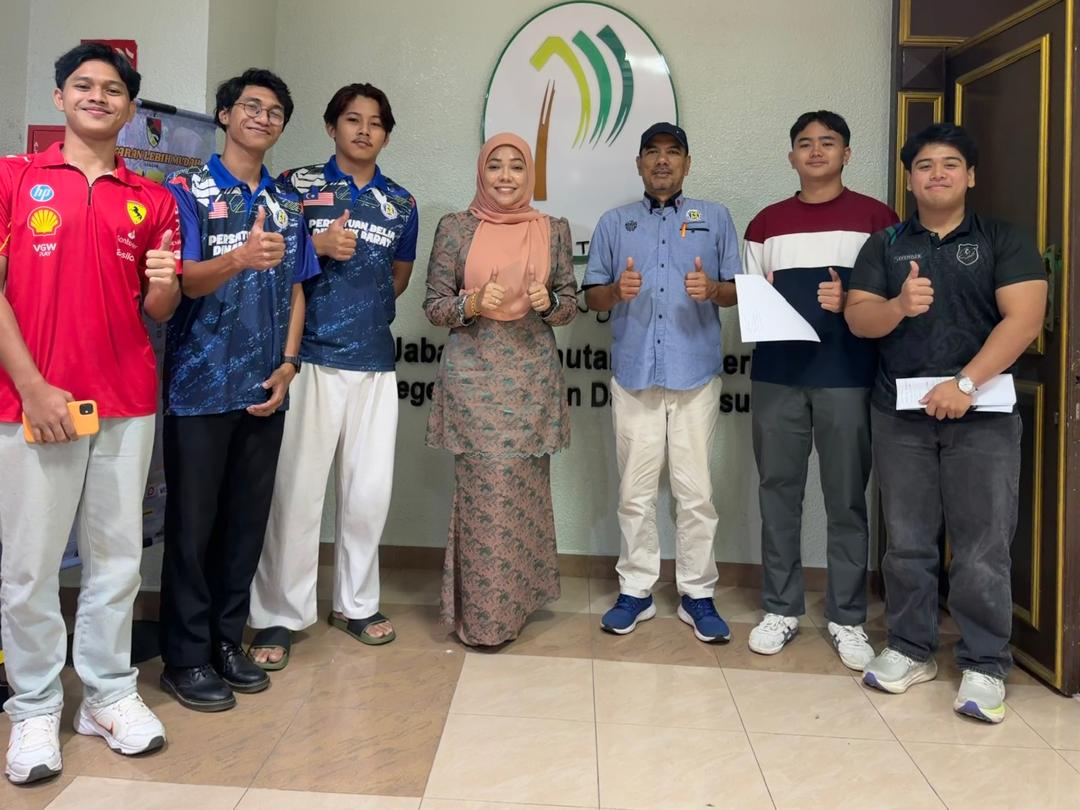 pbdbs's tweet photo. 20 APRIL 26: Perjumpaan Khas diantara wakil Peserta Projek Penempatan ARPRM Bersama Pen. Pengarah Jabatan Perhutanan NS untuk perbincangan program, pengurusan, aturcara, akvitivi dan aturan untuk Perlaksanaan Program PP ARPRM Tahap Emas yang bakal di adakan pada 1-5 Mei 26 . https://t.co/TApWNW8tXg