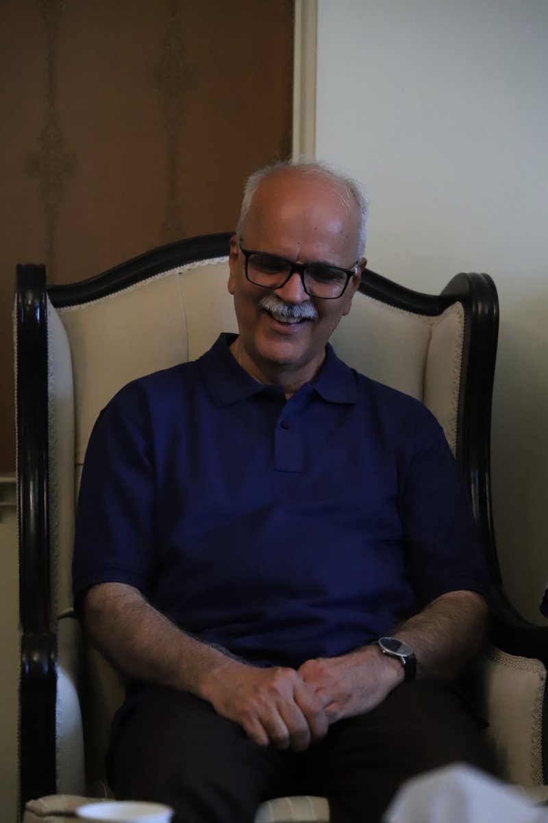 دکتر #سعید_مدنی امروز بعداز ۴ سال زندان و تبعید از زندان دماوند آزاد شد.
