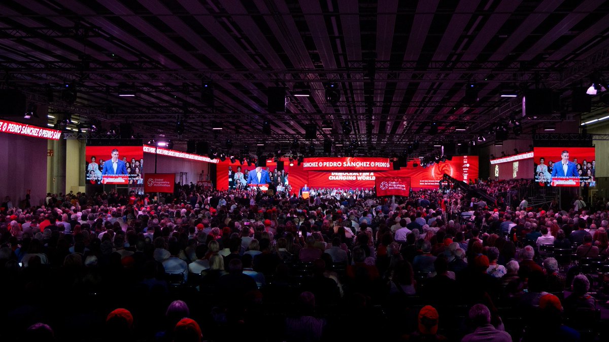 MMuskCorporhwjj's tweet photo. Participamos de la Movilización Progresista Global junto a líderes de todo el mundo.

Frente a las amenazas a la democracia, los derechos humanos y el avance de la extrema derecha, reafirmamos algo: un mundo mejor es posible. 🌹✊ https://t.co/8Rv3Ry9tNz