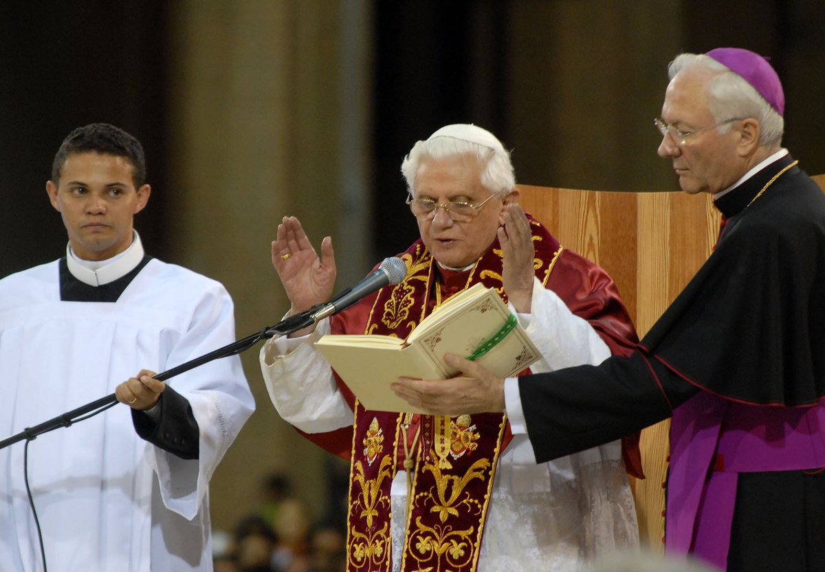 hourlyratzinger's tweet photo. https://t.co/frN217LGxx
