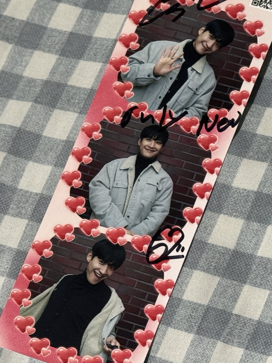 thsisfor6's tweet photo. 욱지니세컷!! https://t.co/ORtlzACG7Y