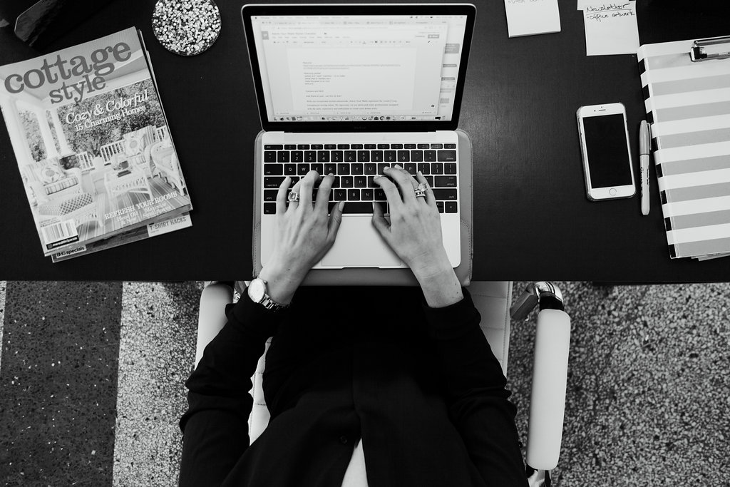 mendontgetcold's tweet photo. This one is for the writers: If you’ve ever hit publish and immediately thought, oh no… someone I love is in this...should I not have written this?!

I wrote about where responsibility actually starts and ends when you tell the truth.

https://t.co/UOkiPRWZ3V https://t.co/rLoK48JMm4