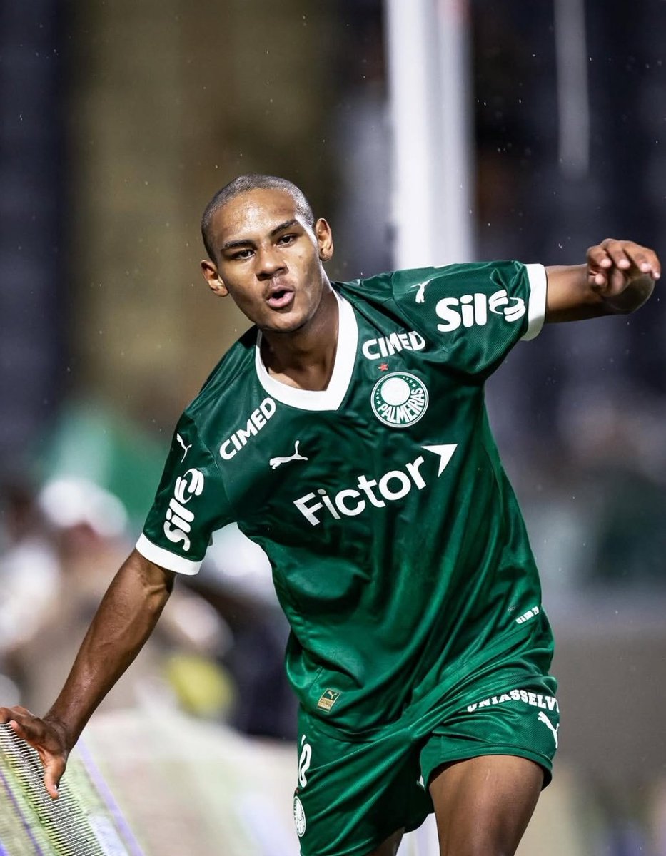 Chris_watson2's tweet photo. Eduardo Conceição has rejected #ManchesterCity's offer for him! 

The Brazilian has made the decision to wait for FC #Barcelona.

#BREAKİNG #Transfers https://t.co/ZPK9Pzncvq