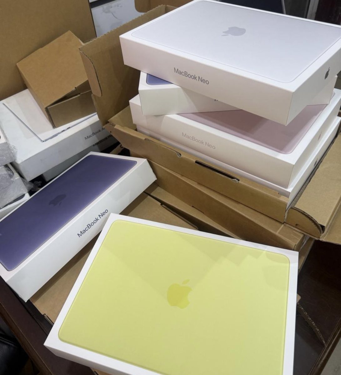 Golden N 1 | Gadgets tweet media