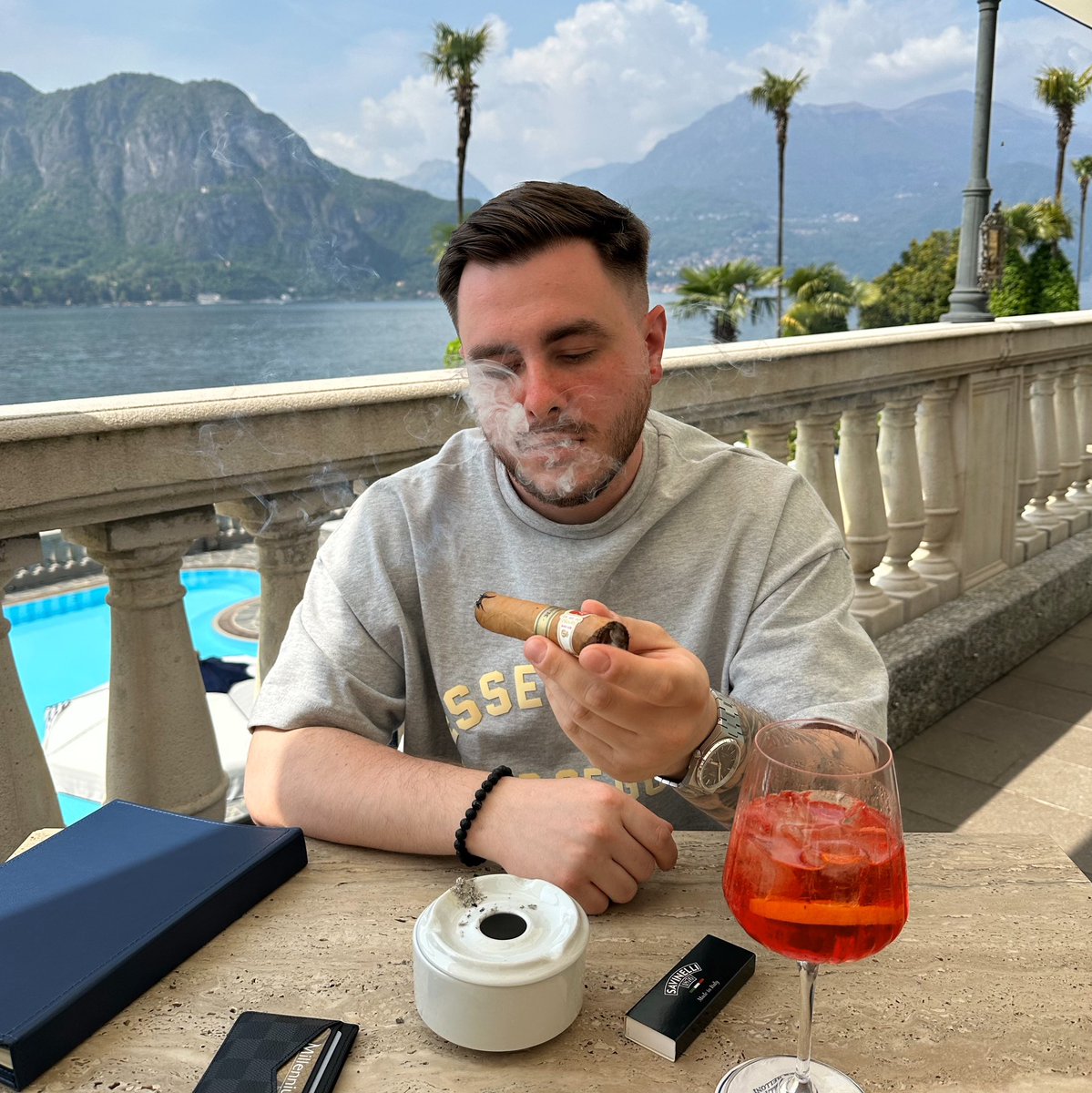 zukovcom's tweet photo. cost caps &amp; chill? 🌴

#como #bellagio #italy https://t.co/RVWpomJco9