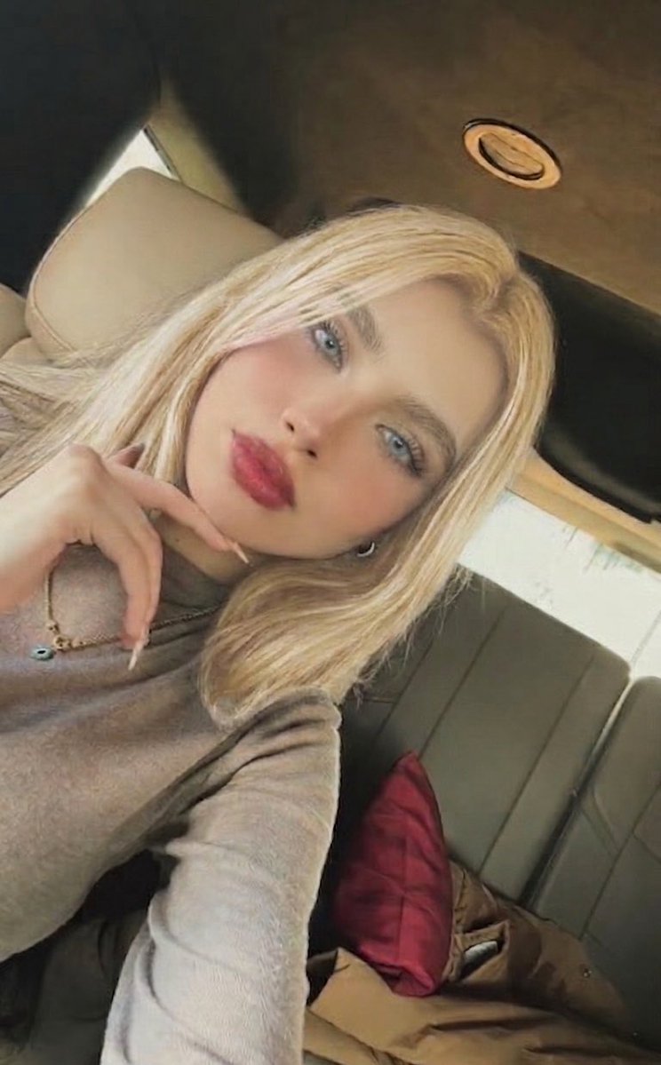 letmeimmigrate's tweet image. guys i white now #rcta #rctatwt #white