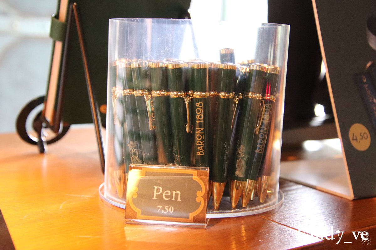 cindy_ve's tweet image. Nieuwe logboek €17,50 en pen €7,50 #DeGevoelighePlaet #Baron1898 #Efteling