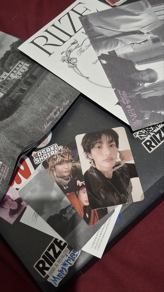 echoesofduality's tweet photo. Tasyakuran karena for the first time dapet anton dari album 🤲🤲🤲🤲🤲🤲 https://t.co/iy4qZ32nKM