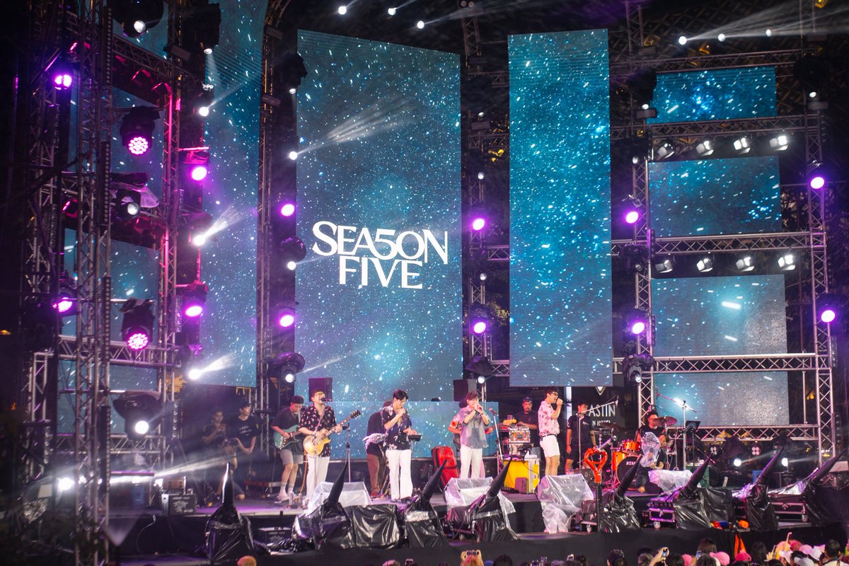 Hello Asian tweet media