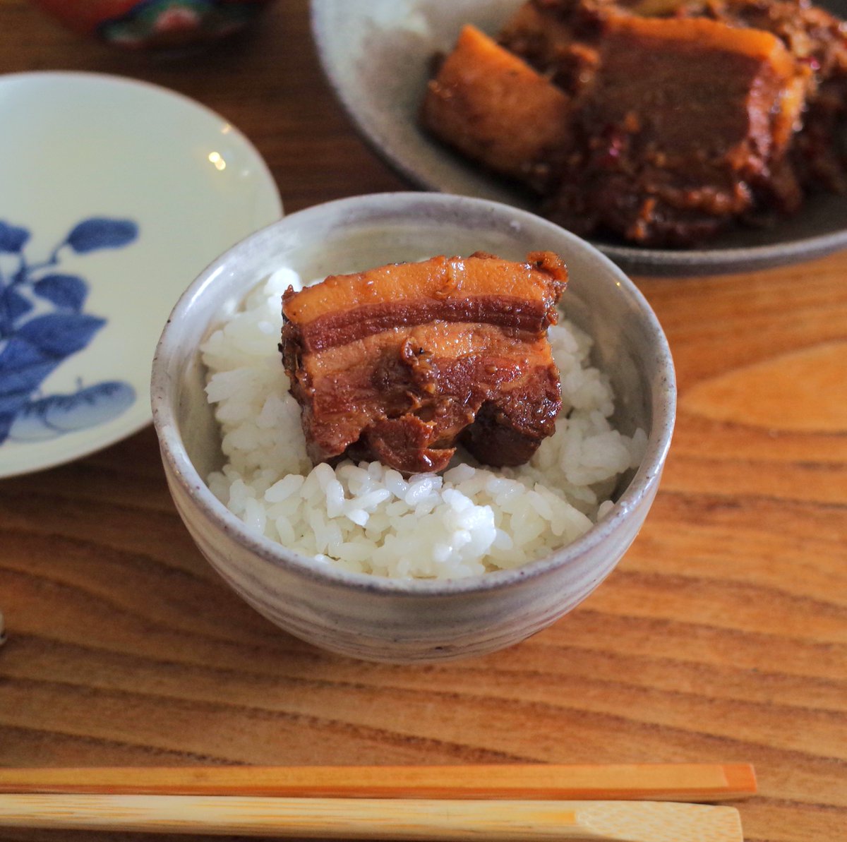 ひさびさ角煮。うまいこといった。味玉も塩梅よう漬かった。黄身が