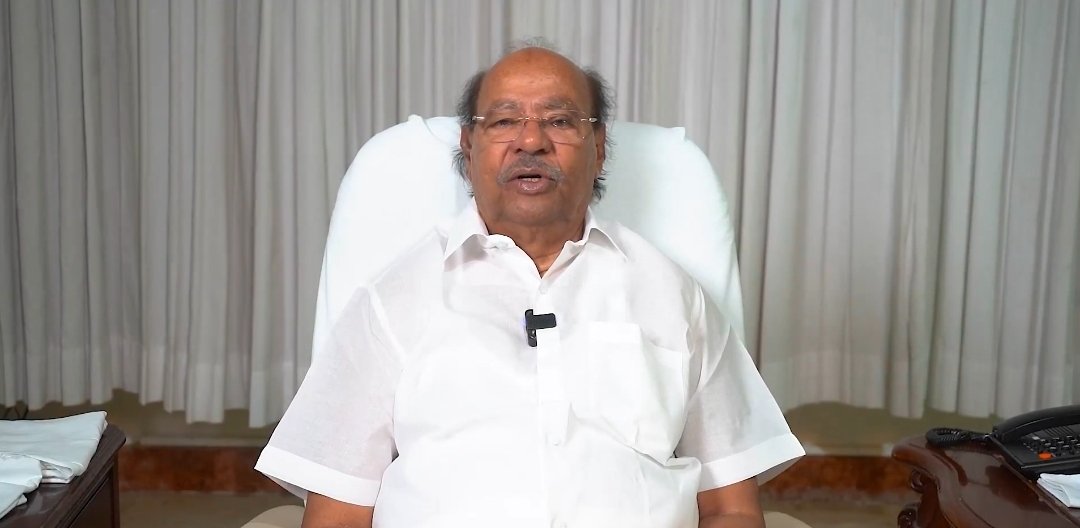 கருணாநிதி கால கழுவி குடிச்சா கூட
உனக்குலாம் புத்தி வராது

ஏழை வன்னியர் சொத்த
திருடியத கூடு டா

21 பேருக்கு என்ன மயிர
புடுங்கிட்ட நீ ???