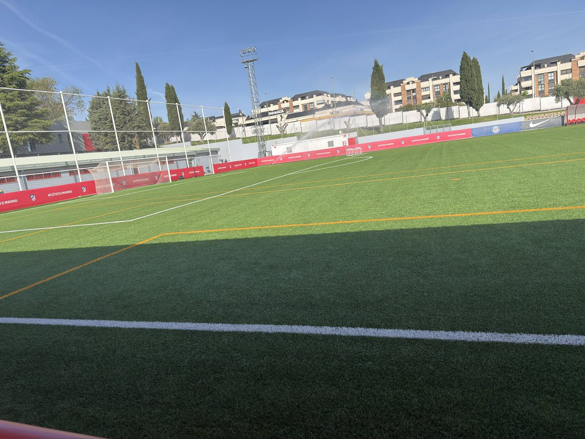 coachdarren's tweet image. Morning one for @ucfb Coaching Students out in Madrid. GK observation and Methodology presentation from Atletico Madrid. Start of a great week #experience #coachdevelopment #education