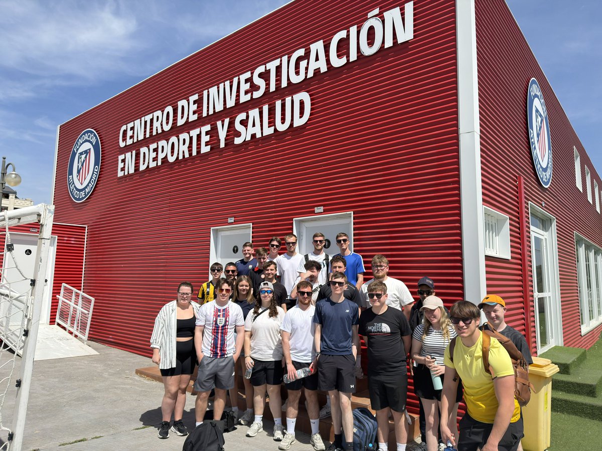 coachdarren's tweet image. Morning one for @ucfb Coaching Students out in Madrid. GK observation and Methodology presentation from Atletico Madrid. Start of a great week #experience #coachdevelopment #education