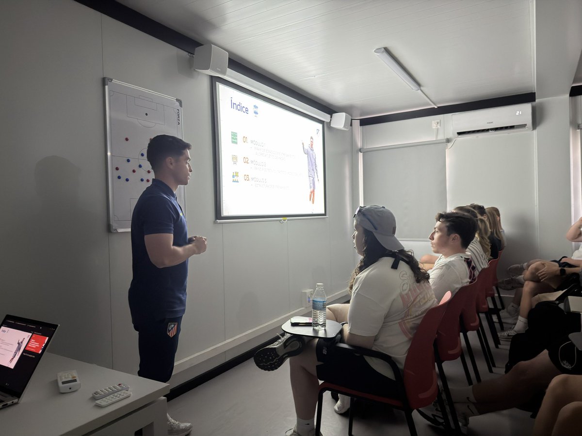 coachdarren's tweet image. Morning one for @ucfb Coaching Students out in Madrid. GK observation and Methodology presentation from Atletico Madrid. Start of a great week #experience #coachdevelopment #education