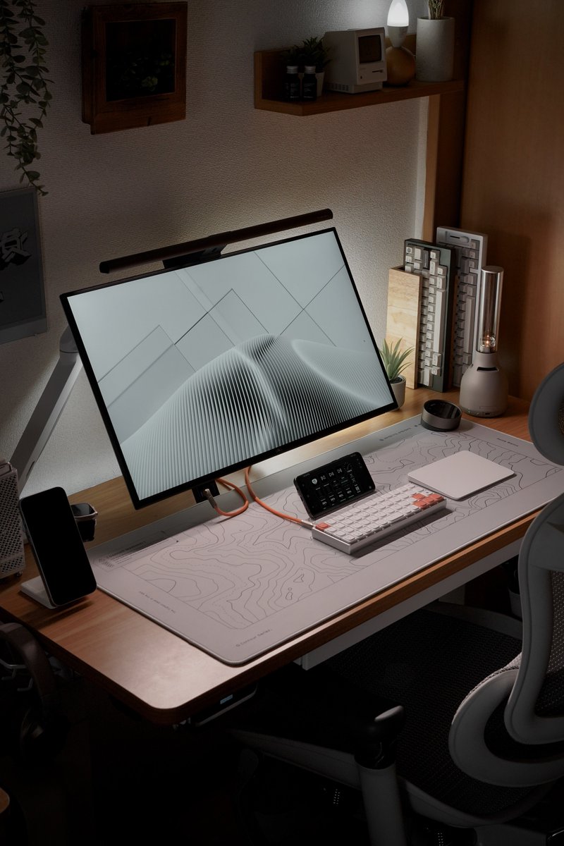 AnomaloG's tweet image. 壁紙を探すのによく使ってるサイトがここ👇
unsplash.com

CGから写真まで素敵なのが揃ってるのでオススメです！
#desksetup
