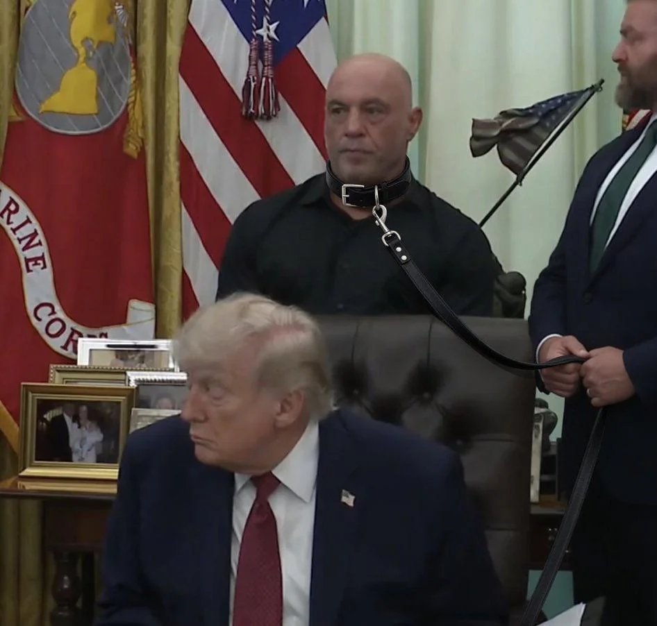 YourAnonNews's tweet photo. We have a candid photograph of Joe Rogan (@joerogan) at the oval office. https://t.co/3jcoHvmFob