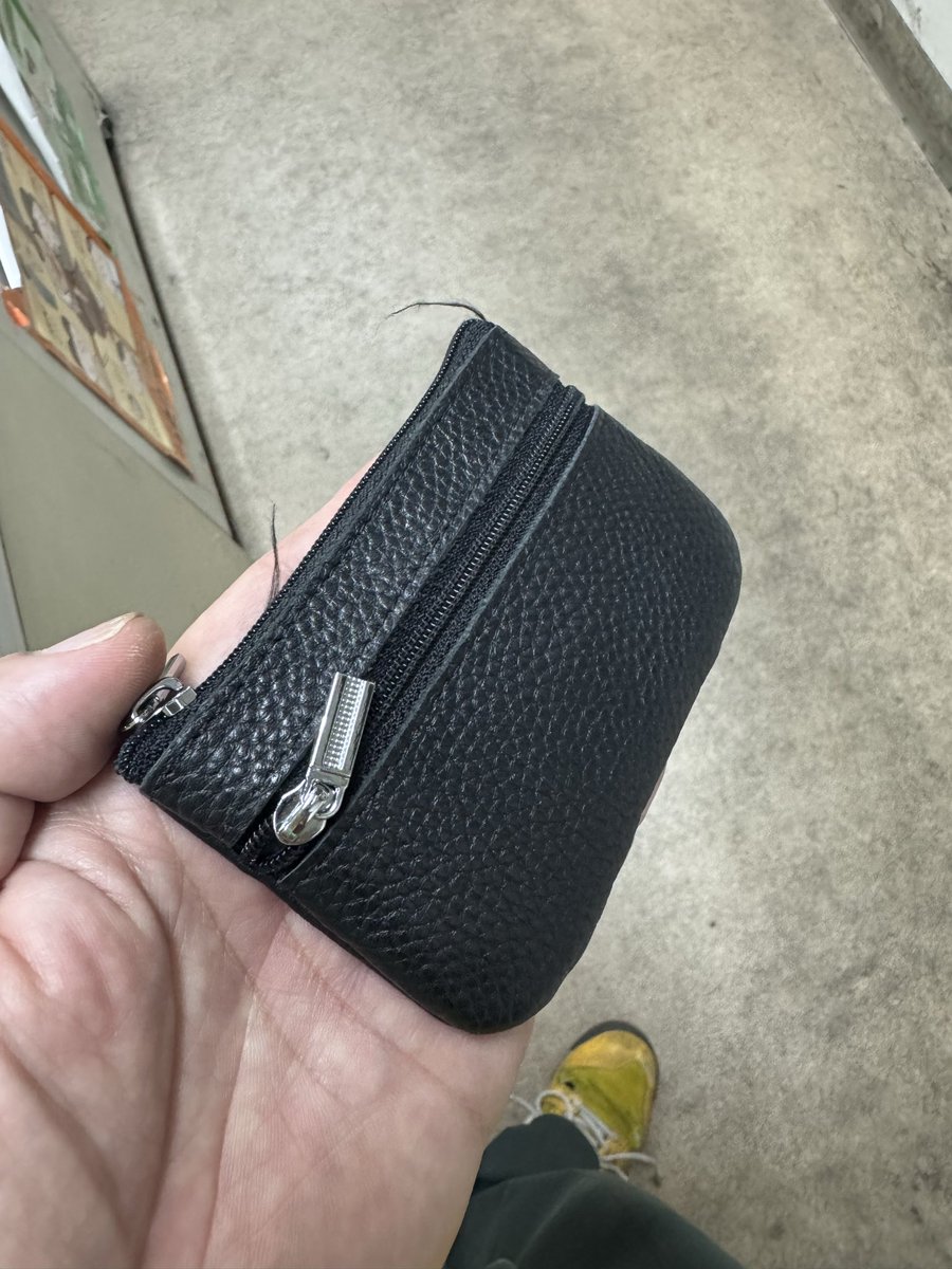 大阪市中央区内平野町で内淡路町2-3-14のマンションの鍵を拾いました。お心当たりの方は天満橋駅の交番までお急ぎ下さい。

拡散して欲しいなあ。。。