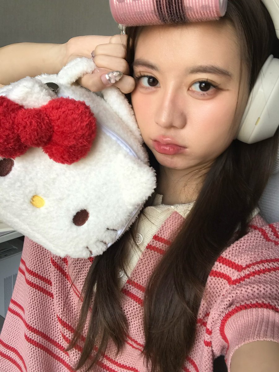 Minji〰️ tweet media