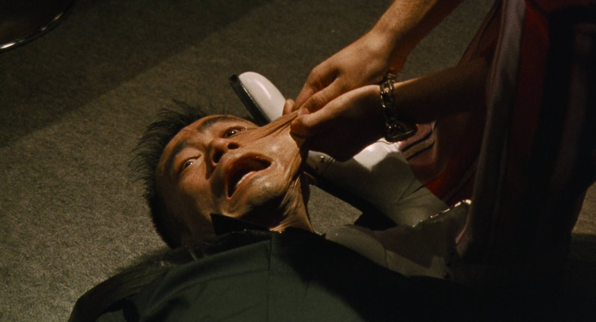 海外で絶賛!? 『殺し屋1』は、三池崇史のキャリアの中でも最も過激な