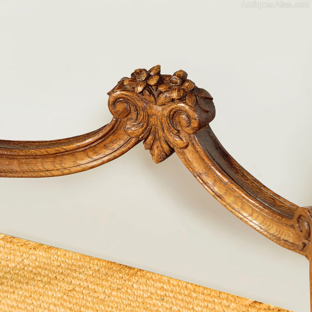 antiques_atlas's tweet image. For SALE on Antiques Atlas we have this
 Oak &amp;amp; Marble Top Console Table c.1930 antiques-atlas.com/antique/oak__m… Pretty detail.
From Collinge Antiques @CollingeAntique
#Antiques #antique #antiquefurniture