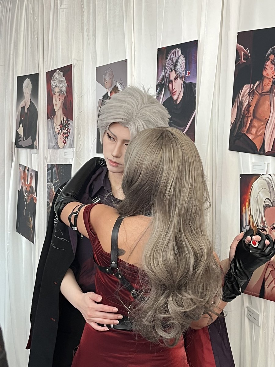 sylusboti's tweet image. i LOVE LOOOOVE the vibe!! i won a giveaway by fafafuwa hihi love the badge i shall treasure this #Badass moment gw ☝🏼 also MB EMCI CANTIK ARGHHH love the chemistry 🐈 kakak kitten with the tapestry UWAH you’re awesome (couldn’t find the @ but its so amazing i had to post it here)