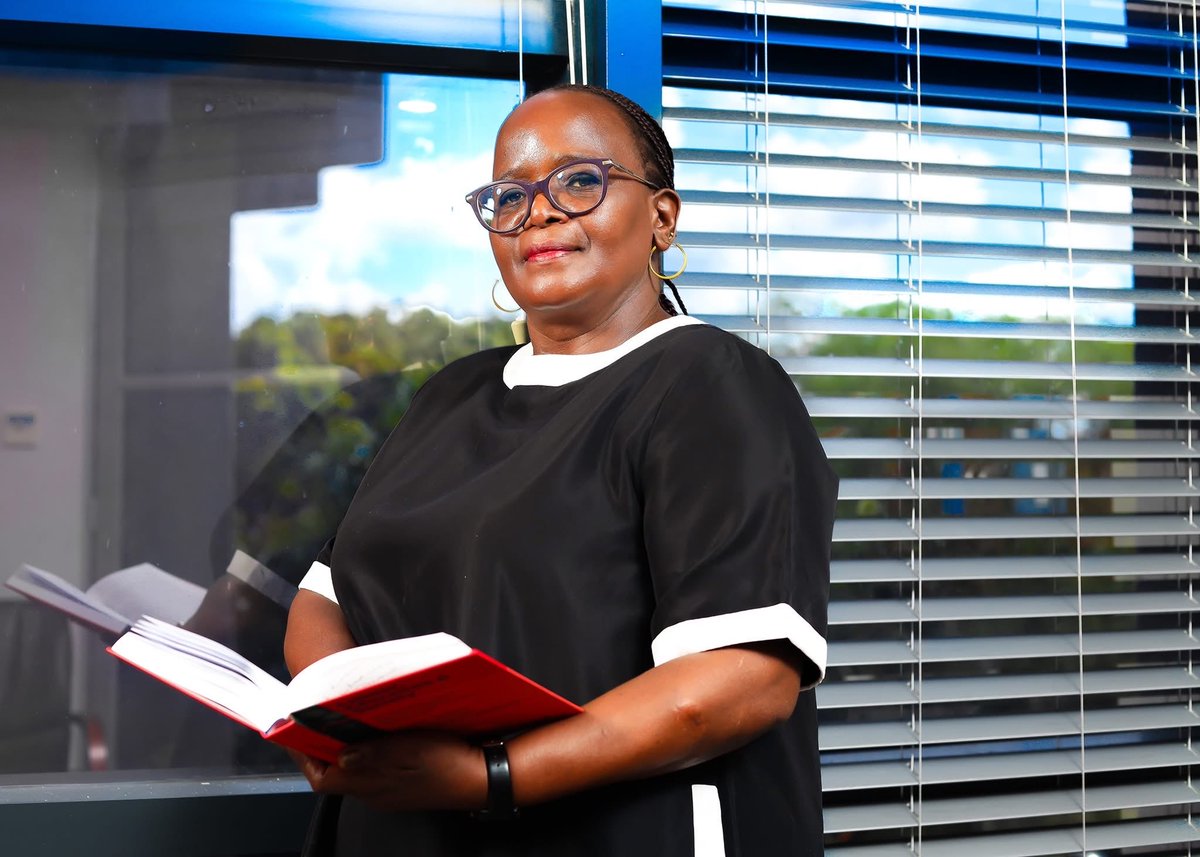 UNIZULUongoye's tweet photo. Ladies and gentlemen, UNIZULU’s new Vice-Chancellor and Principal, Professor Nokuthula Kunene

How many heart💙 reactions for uMama wethu? https://t.co/wZ5Ql37f2Q