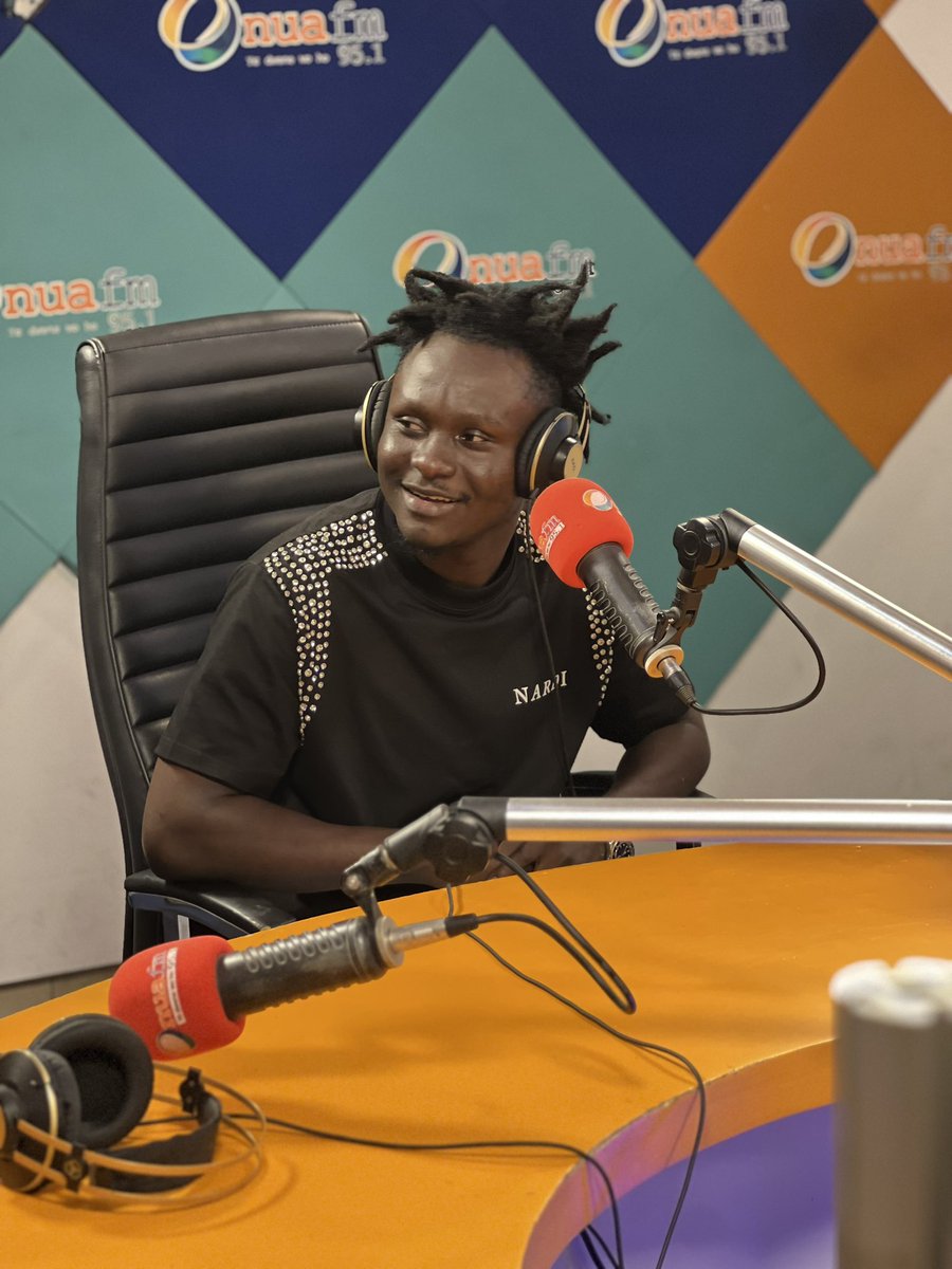 onua951fm's tweet image. .@JayBahd1 stepped into the #OnuaFM studio and turned #AdwumaAdwuma all the way up with @Osei_Feliciaa 🔥🔥