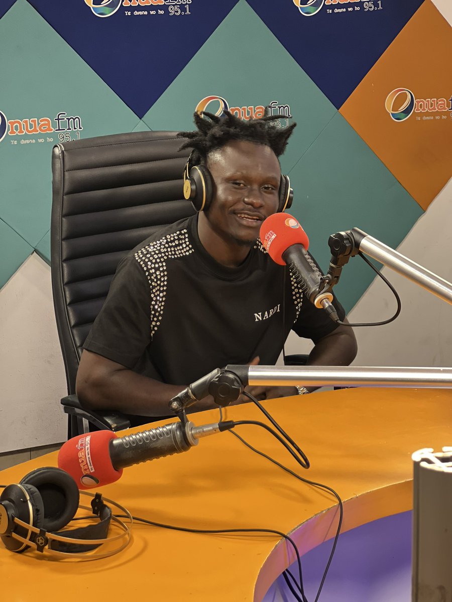 onua951fm's tweet image. .@JayBahd1 stepped into the #OnuaFM studio and turned #AdwumaAdwuma all the way up with @Osei_Feliciaa 🔥🔥