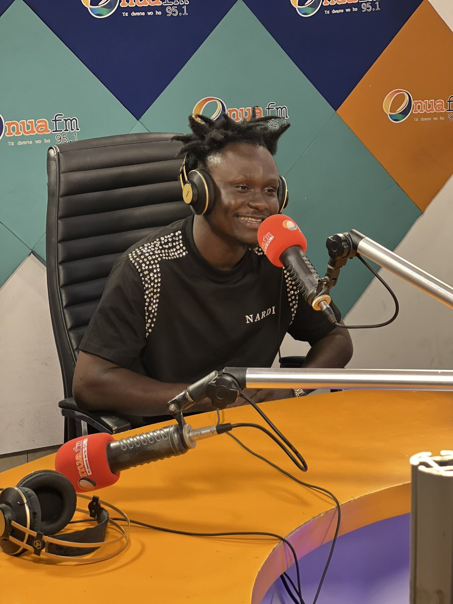 onua951fm's tweet image. .@JayBahd1 stepped into the #OnuaFM studio and turned #AdwumaAdwuma all the way up with @Osei_Feliciaa 🔥🔥