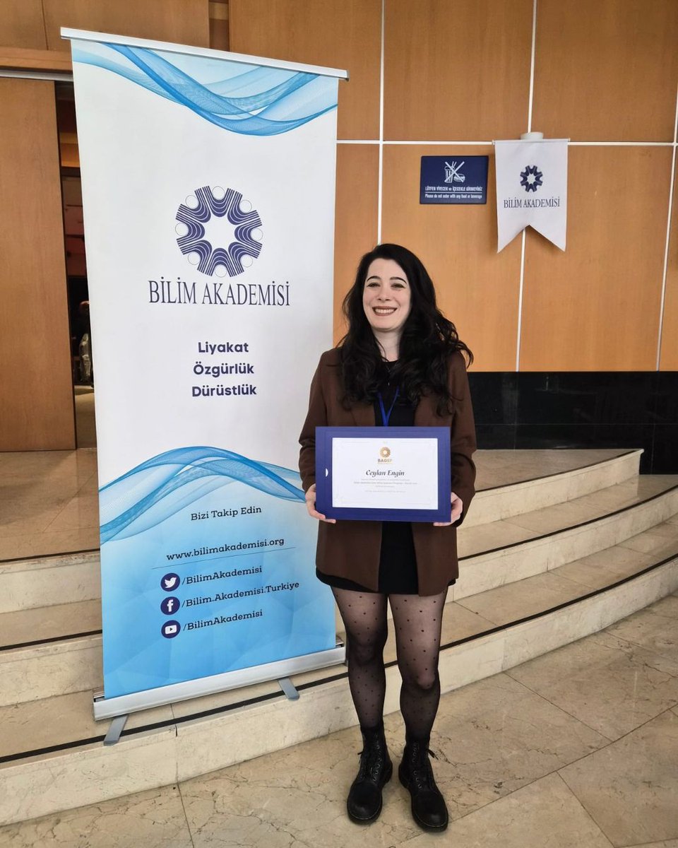 BounSDL's tweet photo. Baş Araştırmacımız Dr. Ceylan Engin, 2026 Bilim Akademisi Genç Bilim İnsanları Ödül Programı (BAGEP) kapsamında ödül kazanmaya layık görüldü. 🎉 Hocamızı bir kez daha tebrik ediyor ve başarılarının devamını diliyoruz. 💙 https://t.co/7oXjqwxc70