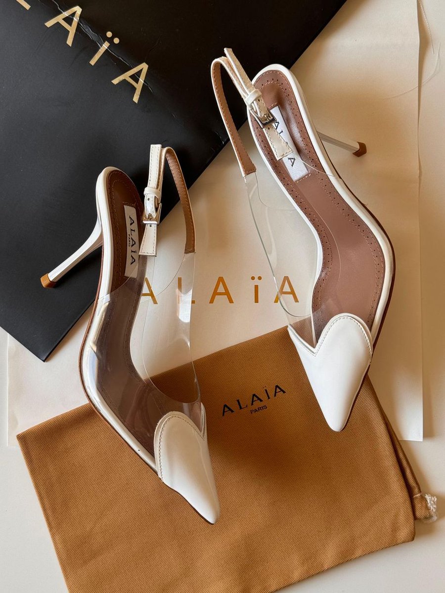 Congratulations to the new wigs!!!
Shop your CTB shoes from us.

Size: 37-42
Price: 25,000

Kindly send us a dm to place your order.