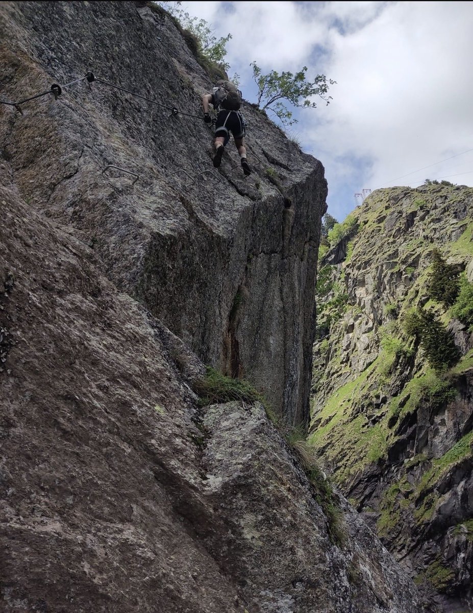 ₛₘₒₗ intern 💡 tweet media