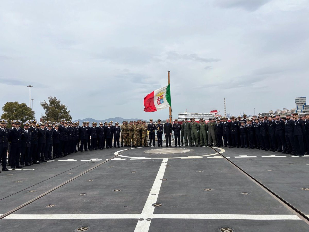 Italy in Greece tweet media