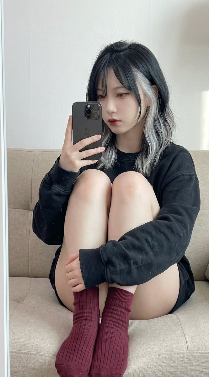 AkariJiwoo's tweet photo. Take the bait 🤭
#akarijiwoo #asiangirl #girl #altgirl #cutie #cutiegirl #asiangirlfriend https://t.co/BK623ilJWt