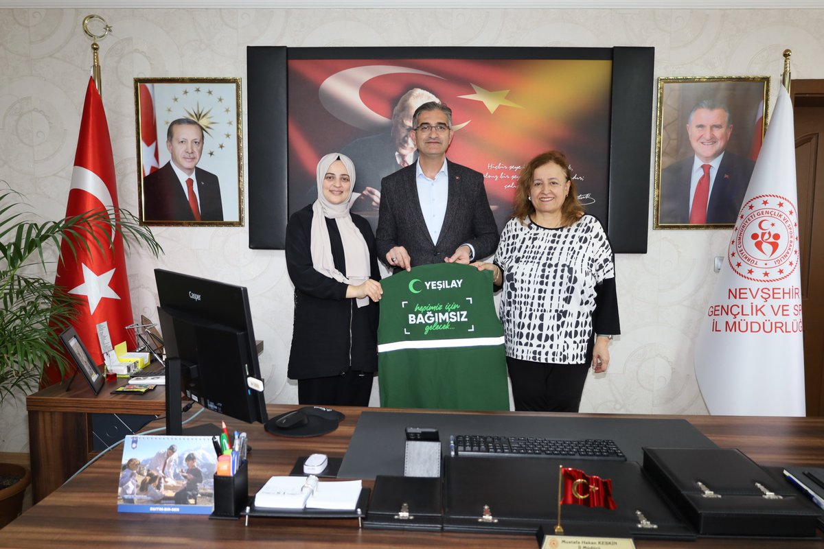 Yeşilay Nevşehir Şube Başkanı Sayın Filiz Yüksel’i İl Müdürlüğümüzde ağırladık.

Bağımlılıkla mücadele ve ortak projeler üzerine görüşme gerçekleştirdik.

Nazik ziyaretleri için kendilerine teşekkür ederim.