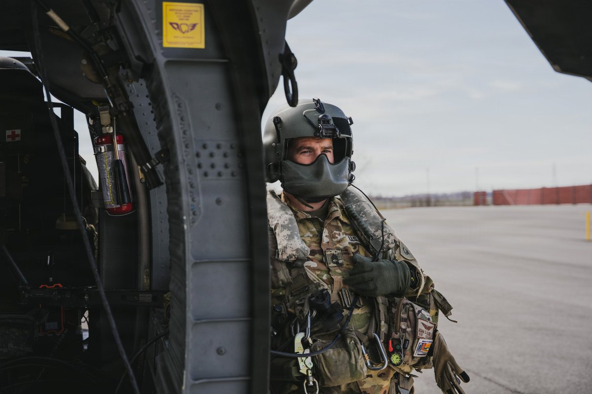 innationalguard's tweet image. The maximum enlistment age for the Indiana Army National Guard is now 42. 

If you’re between 17 and 42 and considering service, there’s never been a better time. The door is open—take the first step today.

Start the conversation.

#JoinTheGuard #NeverTooLate #UncommonIsCalling