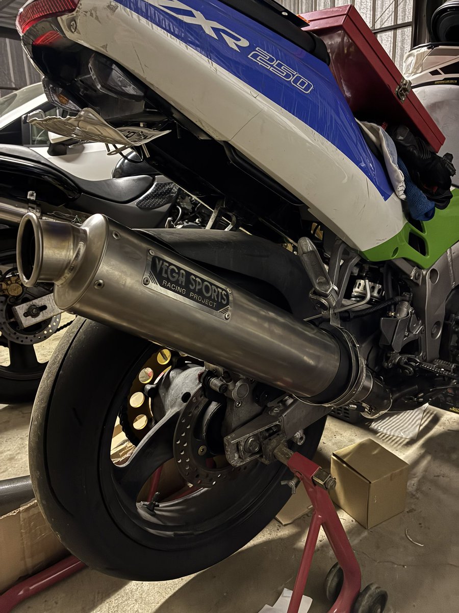 ひちちち tweet media