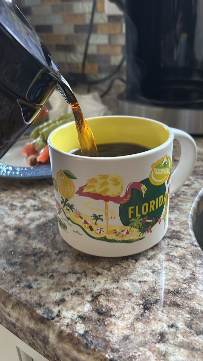 Stefeenew's tweet image. Good morning happy Monday morning #Coffee helps ☕️☕️☕️ it’s #CoffeeTime sending #CoffeeLove fill your cup #CoffeeLovers #CoffeeFriends #CoffeeAddicts