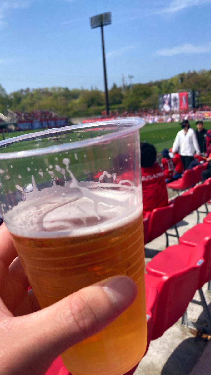 snpy_129's tweet photo. 4/19(日) - HOME - vs AC長野パルセイロ

念願のビール飲みながら観戦！🍺
そして7連勝！最高すぎる🔥

気になってた双葉のタオル買っちゃった！！
シール5枚もGET✌🏻笑

週1の貴重な休みは好きな事して過ごす。
それが今の幸せな時間だな。

#いわきFC https://t.co/rWDnBeE67u