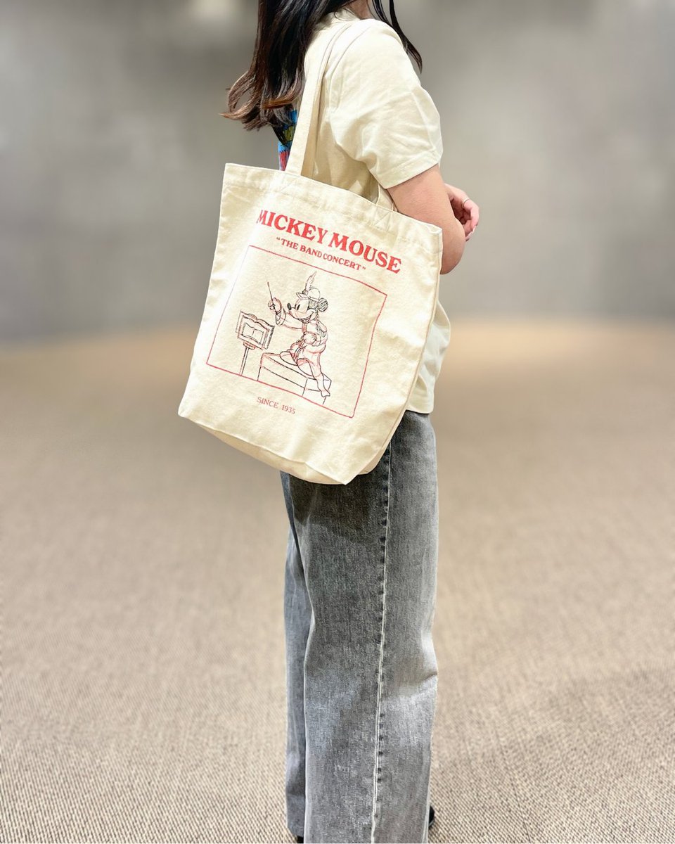 yamanomusic's tweet image. Even an ordinary day feels more exciting when you go out with Mickey Mouse 🎶

Easy to match with any outfit and perfect for everyday use #ToteBag！
Also recommended to use together with the flat pouch 🙌🏻

Take it with you wherever you go♪

Learn more ↓
yamano-music.co.jp/disney-collect…
