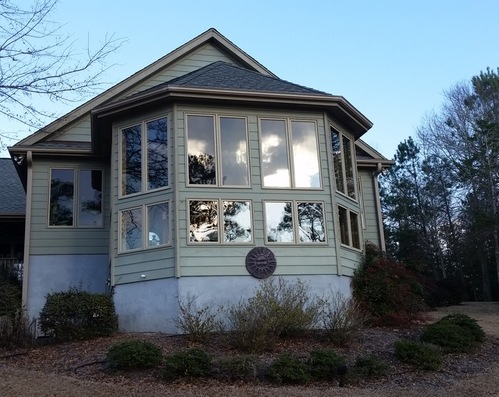 SPFtint's tweet photo. Looking to reduce heat and glare in your home? Residential window film can help improve comfort while protecting your interior from sun exposure. https://t.co/iQREyeHeWx https://t.co/vvsOqOp45o