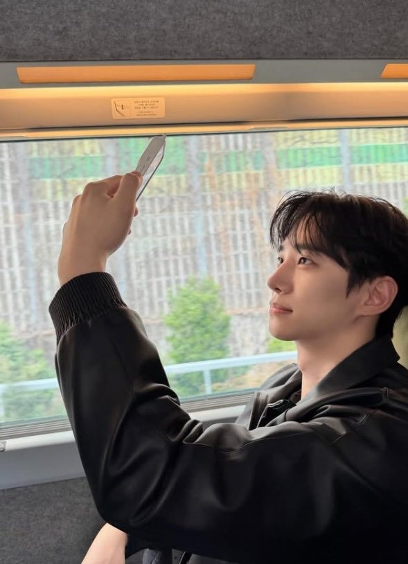 260420 이준호, 현실에선 볼 수 없을 KTX 훈남…너무 잘생겼네 (출처 : 뉴스엔) 

naver.me/GKI7QzIh

#이준호 #LEEJUNHO
#세계디자인수도 #WDCBUSAN2028  #부산