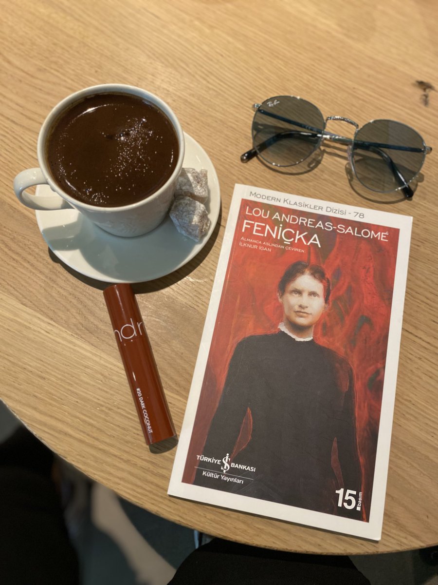 ebrubektasoglu's tweet photo. #Feniçka Kitap Yorumu: https://t.co/hrC3qfyPwK ✍🏻

#modernklasikler https://t.co/TsBmegQg97