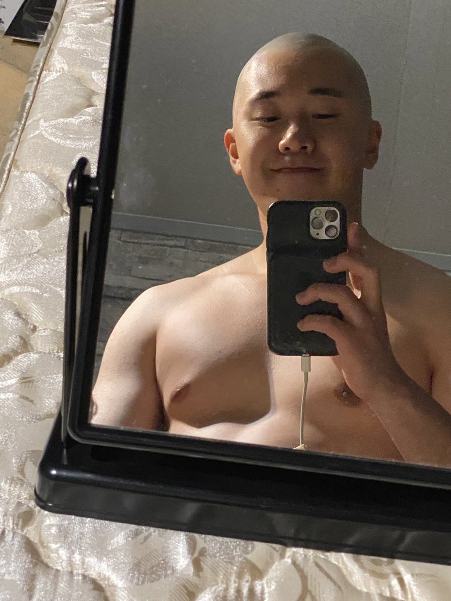 しゅーと tweet media